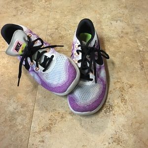 Nike free run tennis shoes women’s size 9.5